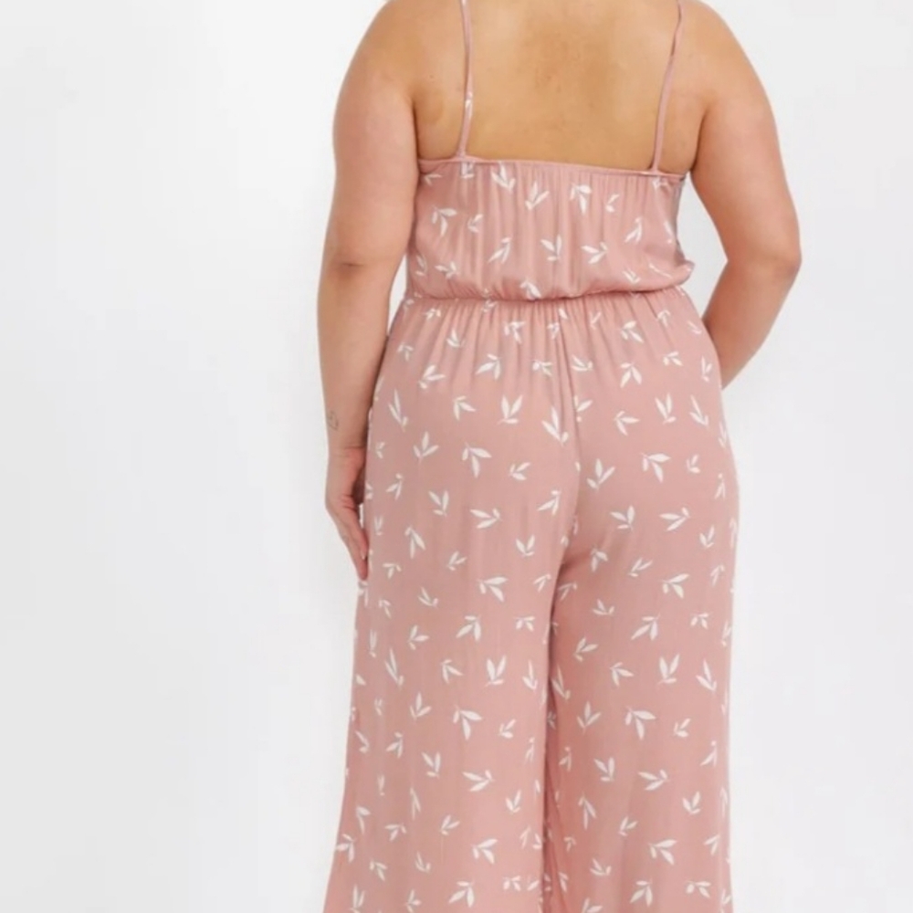 Z109 NWT Zenobia Floral Jumpsuit with Rushed Neckline Pockets Wide Leg Mauve - Picture 3 of 6
